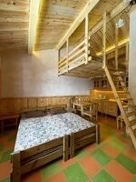 Апартаменты Б2, Гостевой комплекс Приозёрный, поселок Зюраткуль