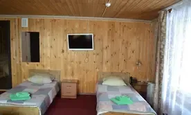 Трёхместный и более (Комната Семейная с диваном и двумя отдельными кроватями), Гостевой дом Гавань Байкала, поселок Листвянка