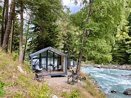 Двухместный коттедж Luxury с балконом и с красивым видом из окна двуспальная кровать, База отдыха Белая Река, Зеленчукский район