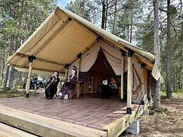 Глэмпинг, База отдыха Северное сияние, Курмойла