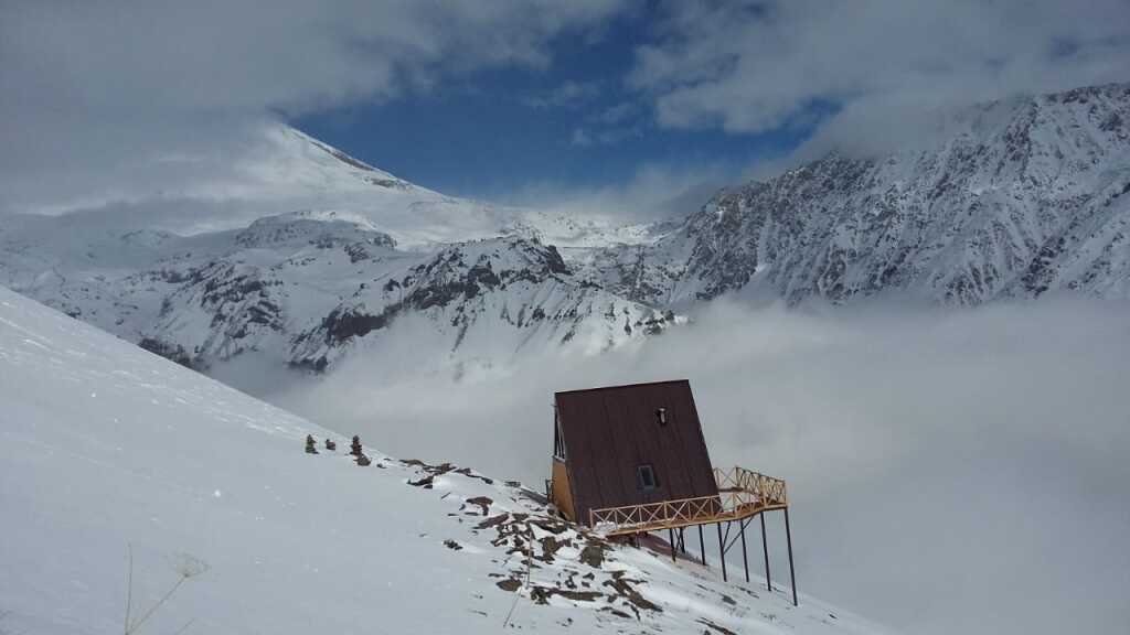 Гостевой дом MoonHouse, Республика Кабардино-Балкария, Терскол Терскол Эльбрус Эльбрусский район Поляна Азау Байдаево