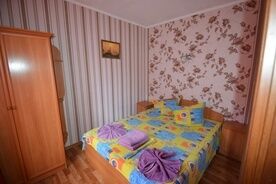 Семейный Б  (двухкомнатный, 4-5 местный с кухней и беседкой), Пансионат Баракат, Приветное