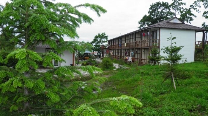 Жилой корпус, вид из сада | 38 самураев, Приморский край