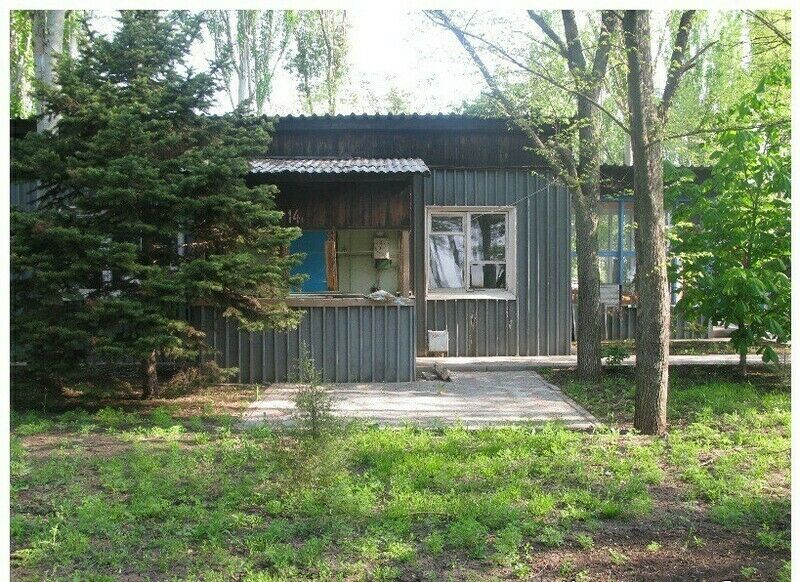 Территория среди деревьев | Украина, Ростовская область