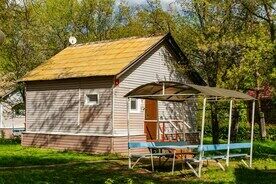 Бенгало, Загородный комплекс Алые Паруса, село Федоровские луга