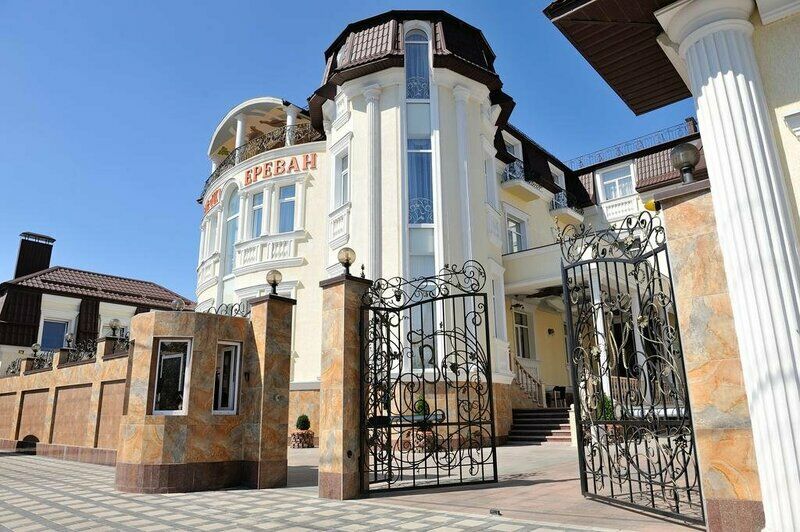 Гостинично-ресторанный комплекс Ереван, Крым, Симферополь